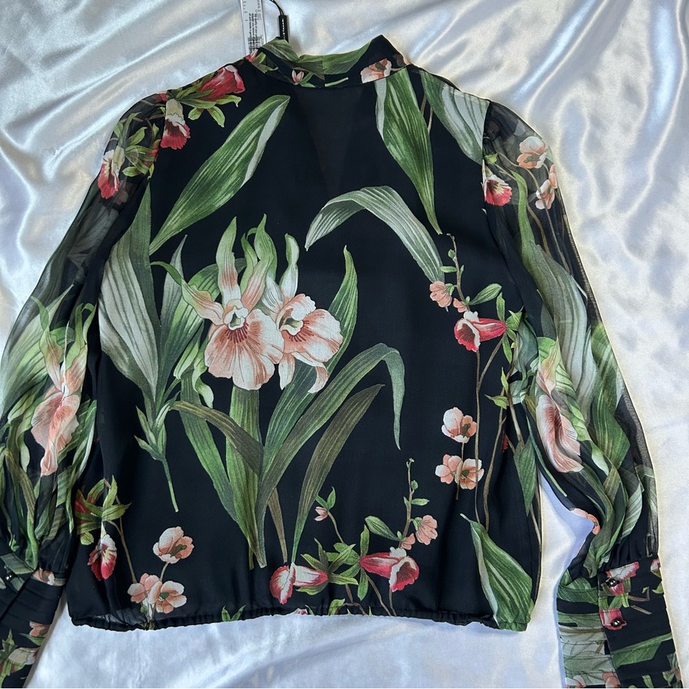 Elie Tahari Laya Floral-Print Silk Blouse - Picture 9 of 9